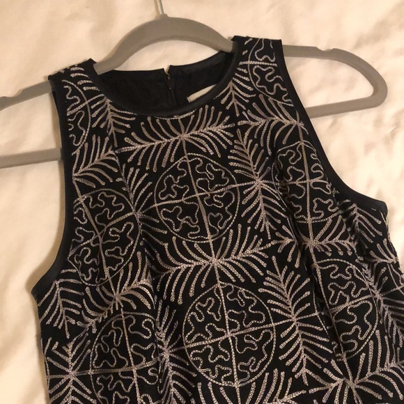 Steve Madden Gorgeous dimensional pattern cotton dress. - Picture 2 of 7